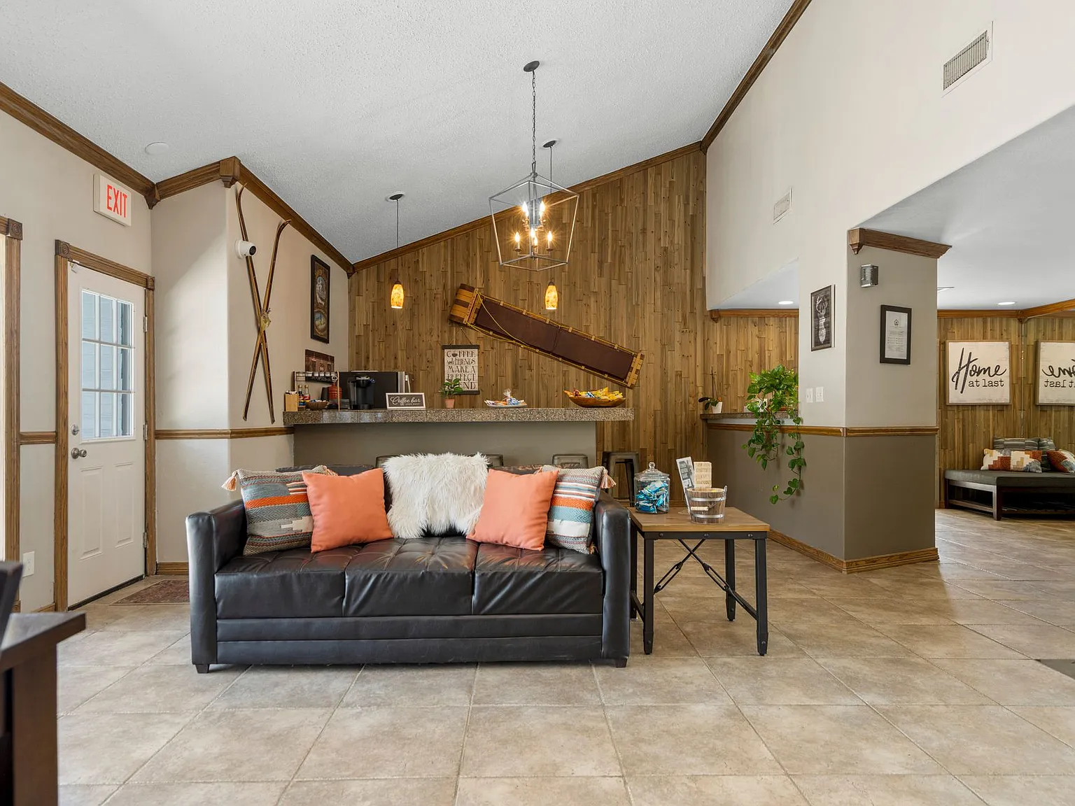 Harper's Lodge Apartments -Don't Miss Out Save Up to $300 When You Move In! — Photo 3