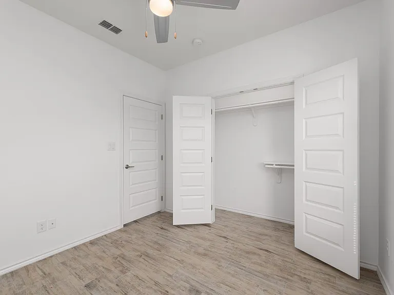 2712 Rosa Dr — Photo 10