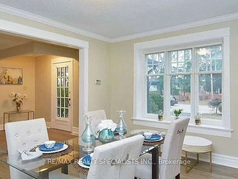 1395 Lorne Park Rd — Photo 14