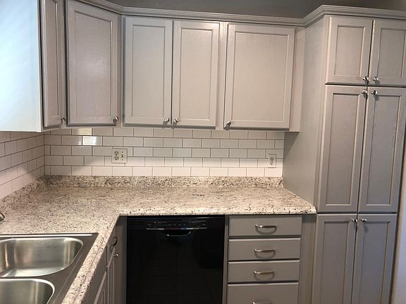 4th image of 1416 Pembrook Dr