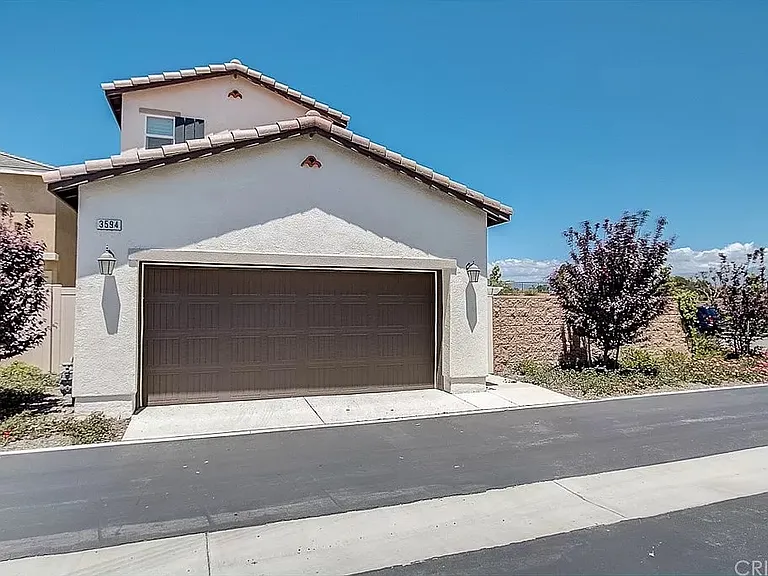 3594 Albion Dr — Photo 5