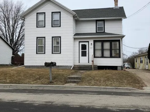 1117 Hazel St, Cleveland, WI 53015