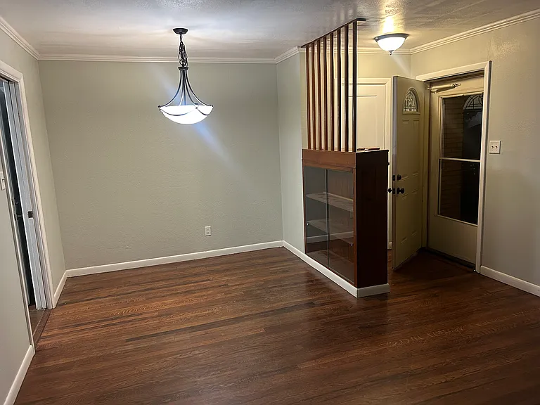 1706 Pecos St — Photo 3