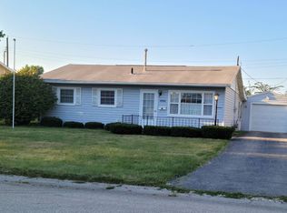 1419 Hollycrest Cir, Galesburg, IL 61401