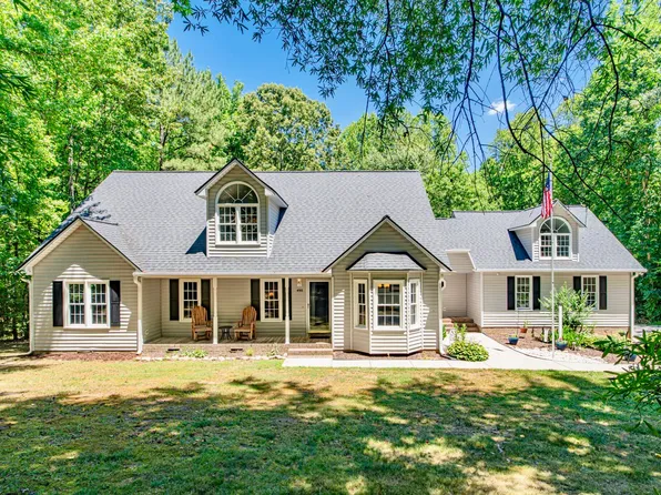 490 Huntsburg Dr, Louisburg, NC 27549