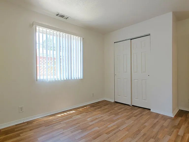 1017 Alvarado Dr SE — Photo 6