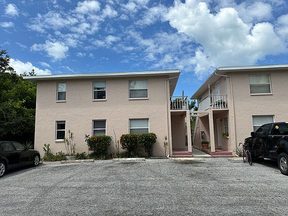 2nd image of 1630 Redwood St #1C