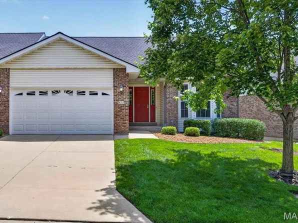 922 Penny Ln, Saint Peters, MO 63376