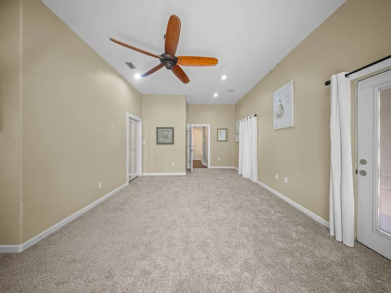 203 Farmer Dr — Photo 21