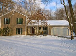 18963 Brewster Rd, Aurora, OH 44202