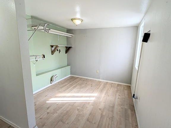 5th image of 3023 W Hood Ave