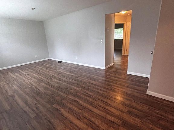 4th image of 203 Lake Pointe Circle #203
