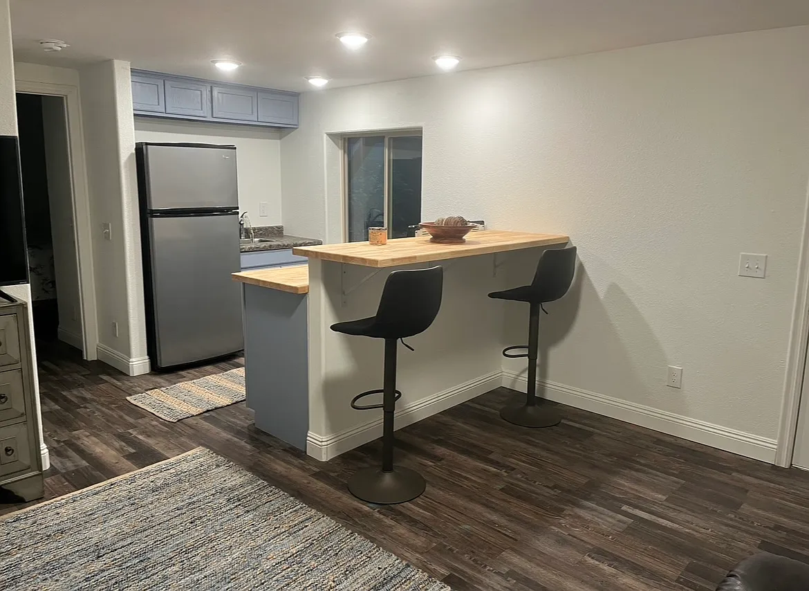 1 bed, 500 sqft, $1,500 — Photo 2