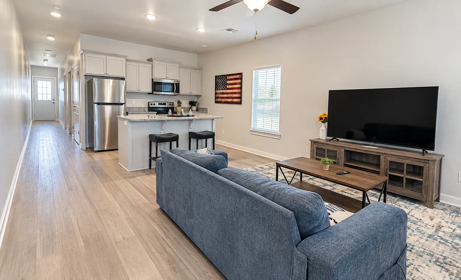 2 bed, 865 sqft, $1,850 — Photo 2