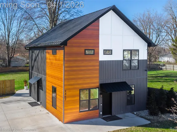 2407 Pollard Rd N, Lansing, MI 48911