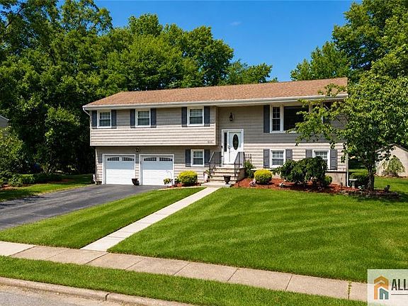 2nd image of 505 Halsey Rd