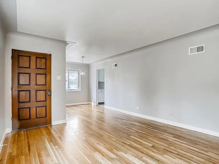 2275 W Gill Pl — Photo 4