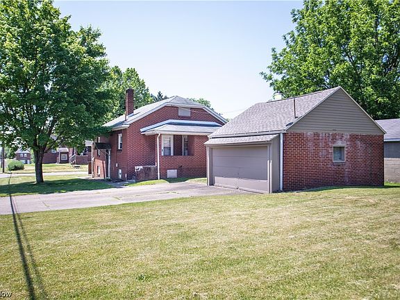 4th image of 446 Penhale Ave