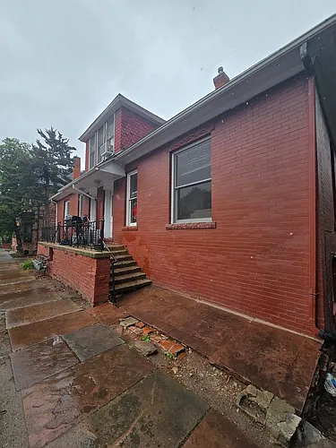 1026 Pine St Photo 1