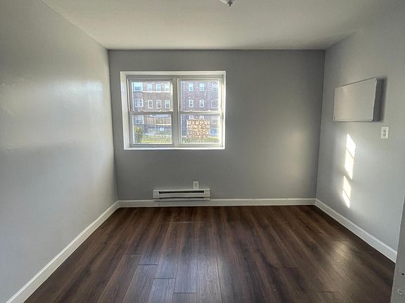 3rd image of 130 N Walnut St APT 1