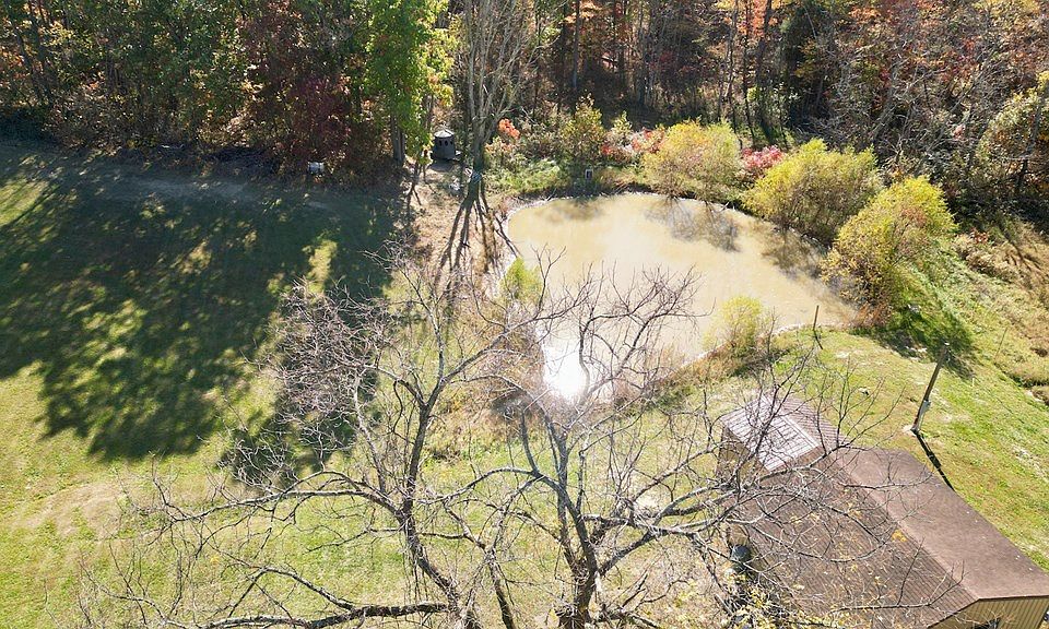 2nd image of 515 Black Run Rd