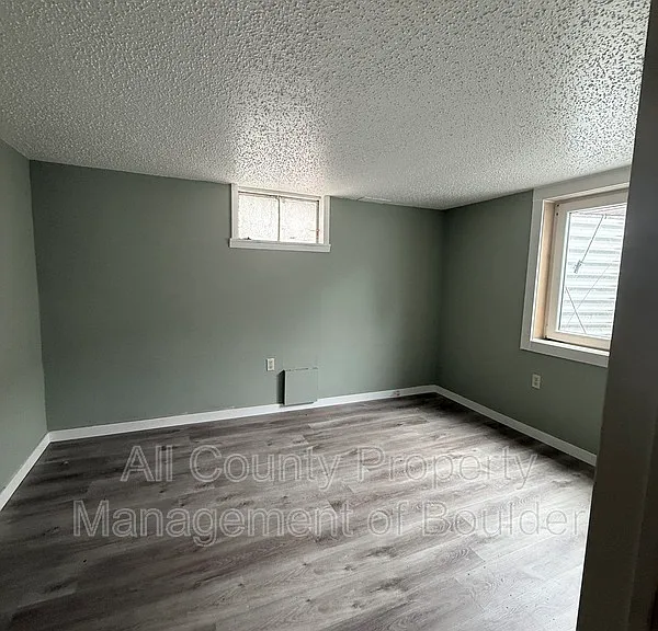 380 S 42nd St — Photo 18