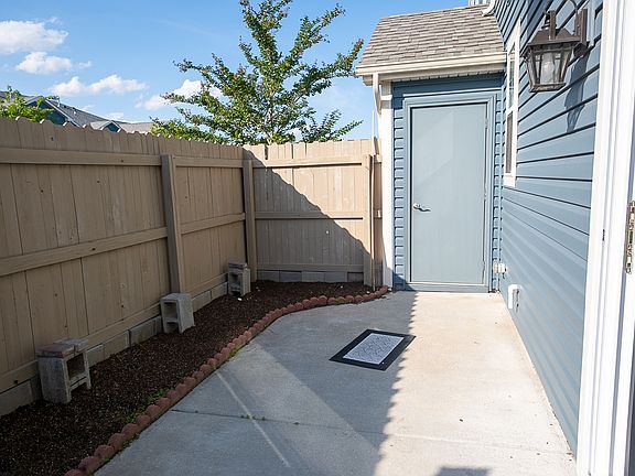 4th image of 3961 Trenwith Ln #1
