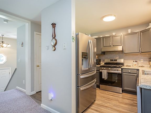 5th image of 22 Reservoir Ave