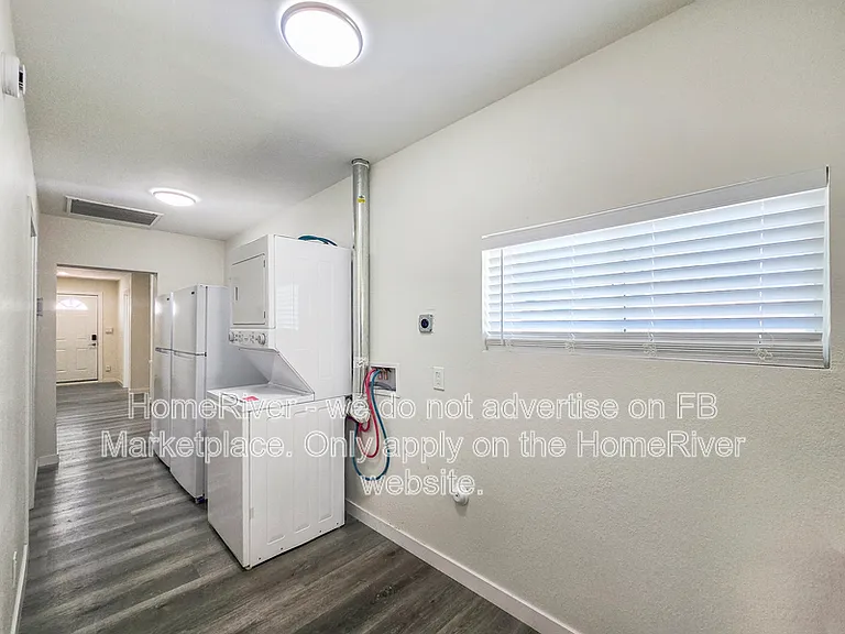 1339 E Glenrosa Ave — Photo 8