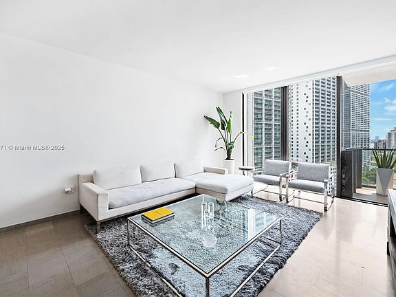 4th image of 68 SE 6th St #1405