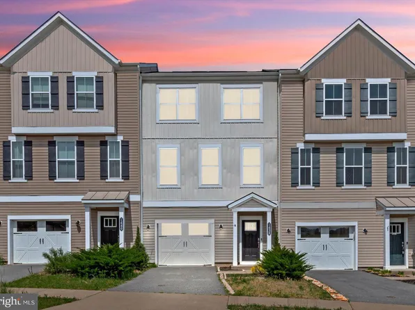 1438 Teagan Dr, Fredericksburg, VA 22408