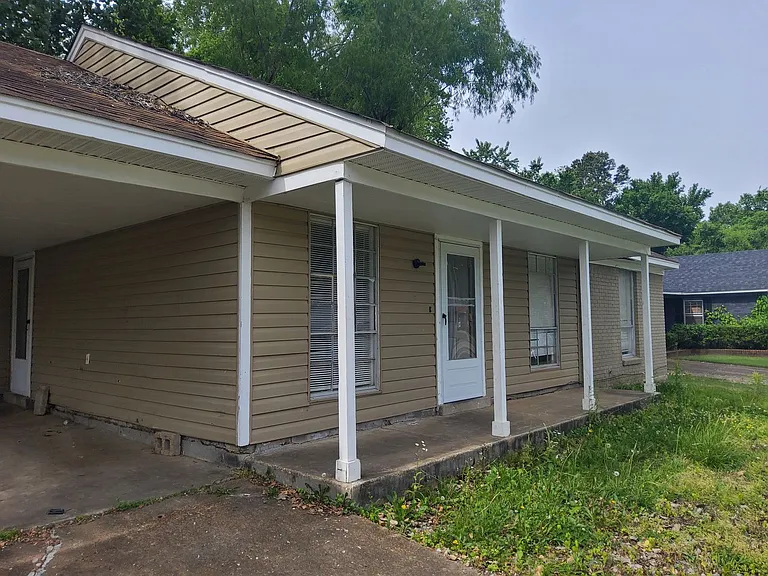 2771 Northmeade Ave — Photo 1