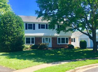 12901 Misty Ct, Fairfax, VA 22033