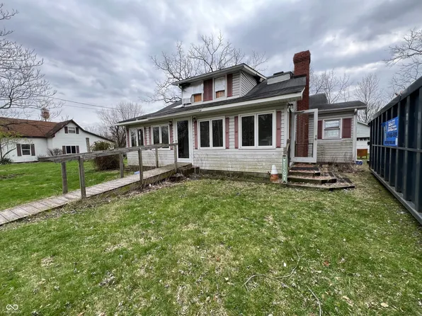 805 W 3rd St, Alexandria, IN 46001