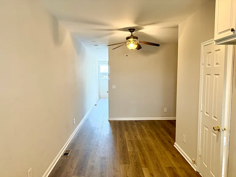 421 E Preston St — Photo 4
