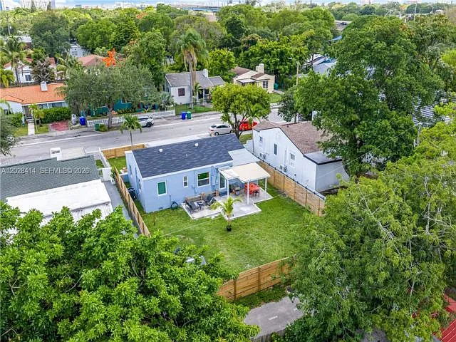 541 NW 49th St — Photo 5