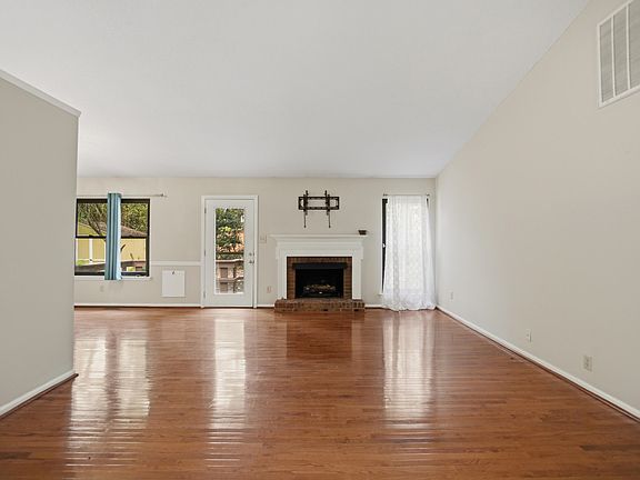 4th image of 5609 Groomsbridge Ct