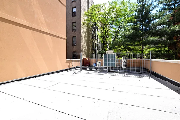 Rented by Keren Capital Group, LLC | media 20