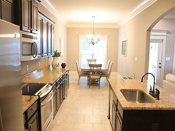 4th image of 2892 Cypress Creek Dr