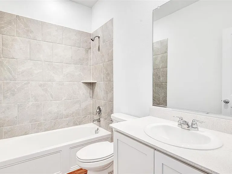 5108 Wilder Ave — Photo 6