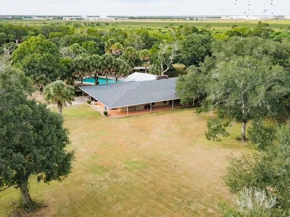 5510 Lone Tree Rd, Victoria, TX 77901