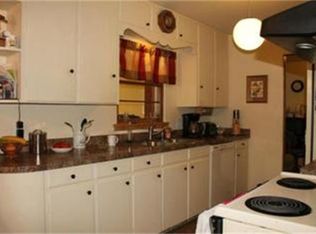 4609 Hampshire Ct, Midland, MI 48640