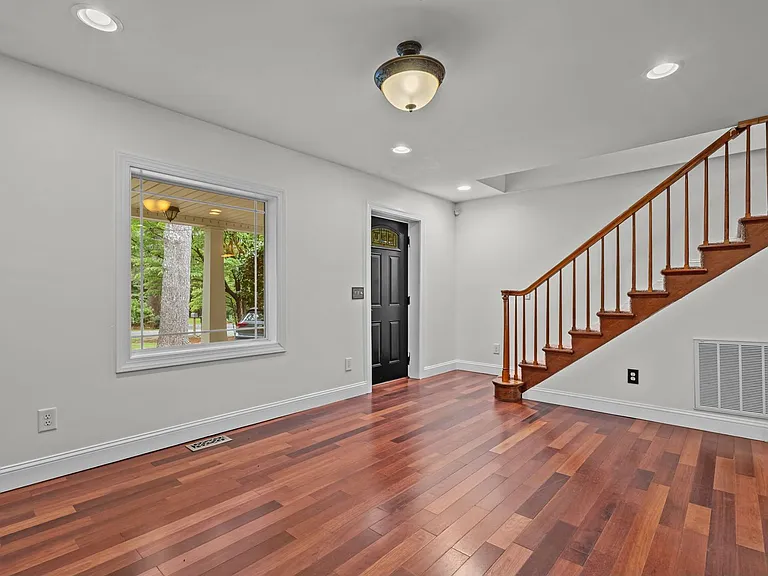 835 N Ashe St — Photo 31