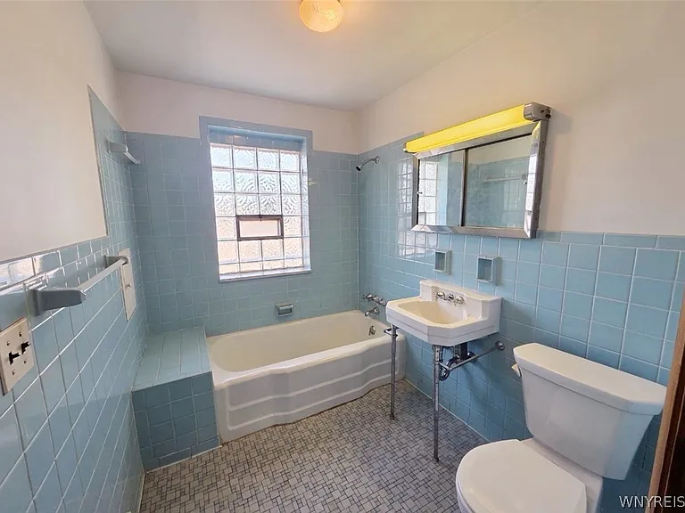 181 Willett St — Photo 10