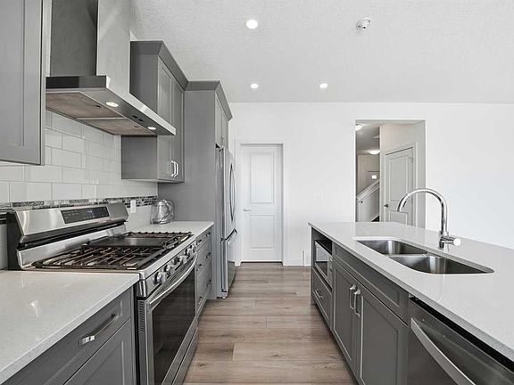 5th image of 276 Belvedere Dr SE