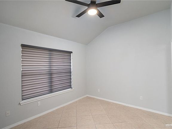 5th image of 1406 Circle Dr