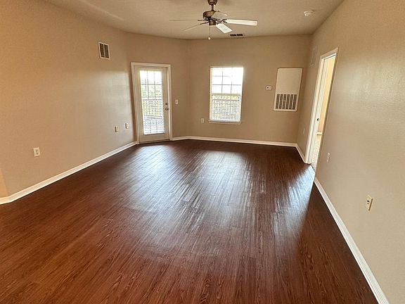 5th image of 1600 Villa Capri Cir APT 306