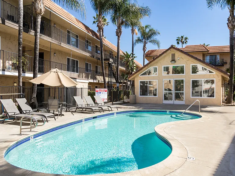 Casa Grande Apartments — Photo 20