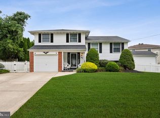 23 Sleepy Hollow Rd, Stratford, NJ 08084