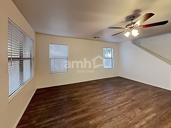 5th image of 2862 E Augusta Ave